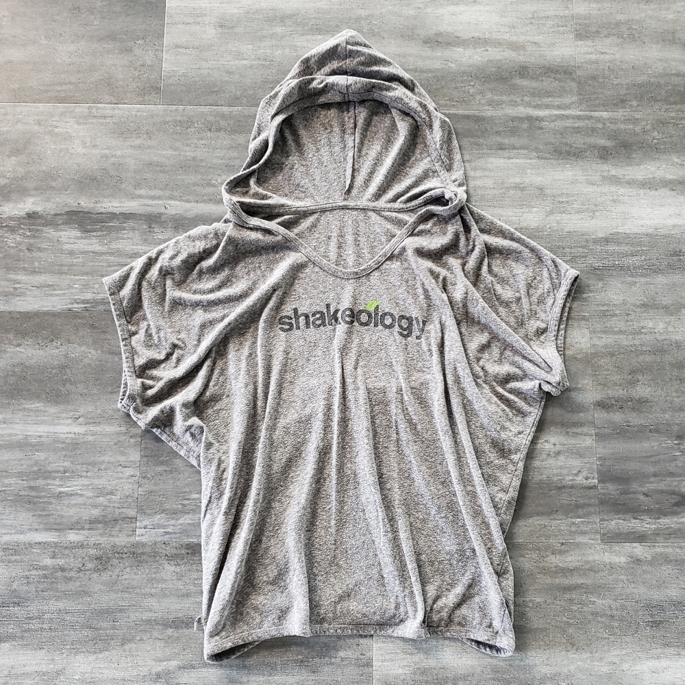 Grey | BeachBody | Shakeology Hoodie Short Sleeve